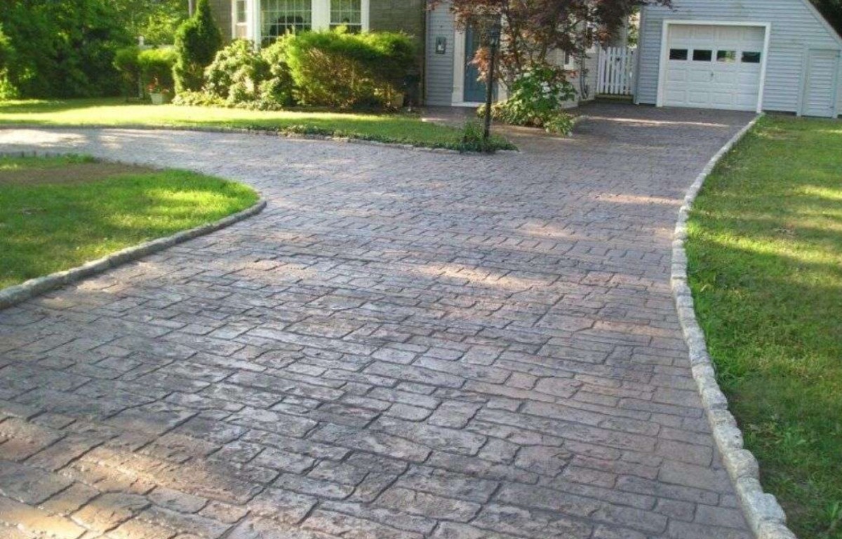 Beautiful stamped decorative concrete driveway in Lynwood, CA