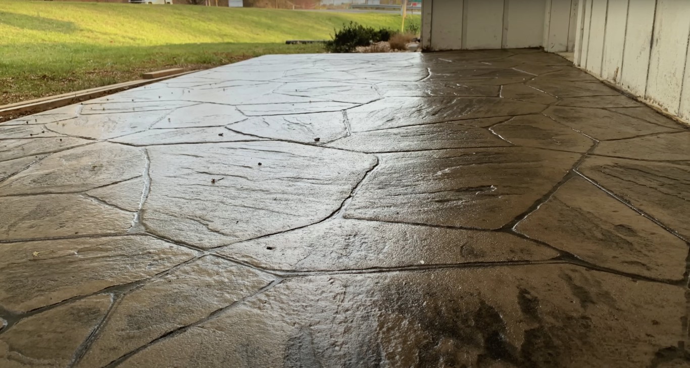 Durable concrete patio designed for Lynwood, CA weather conditions